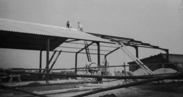 Atcost_Barn_Construction_1962b.jpg